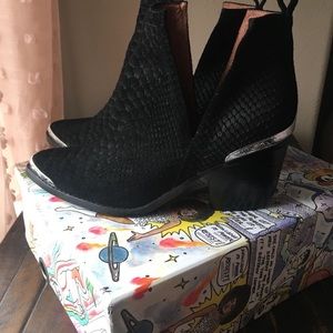 Jeffrey Campbell boot